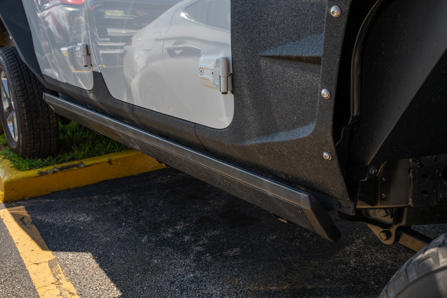 SoFlo (18-24) JL Wrangler Power Steps