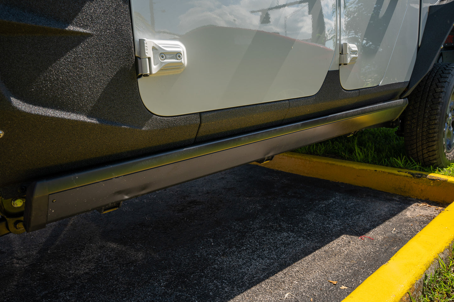 SoFlo (18-24) JL Wrangler Power Steps