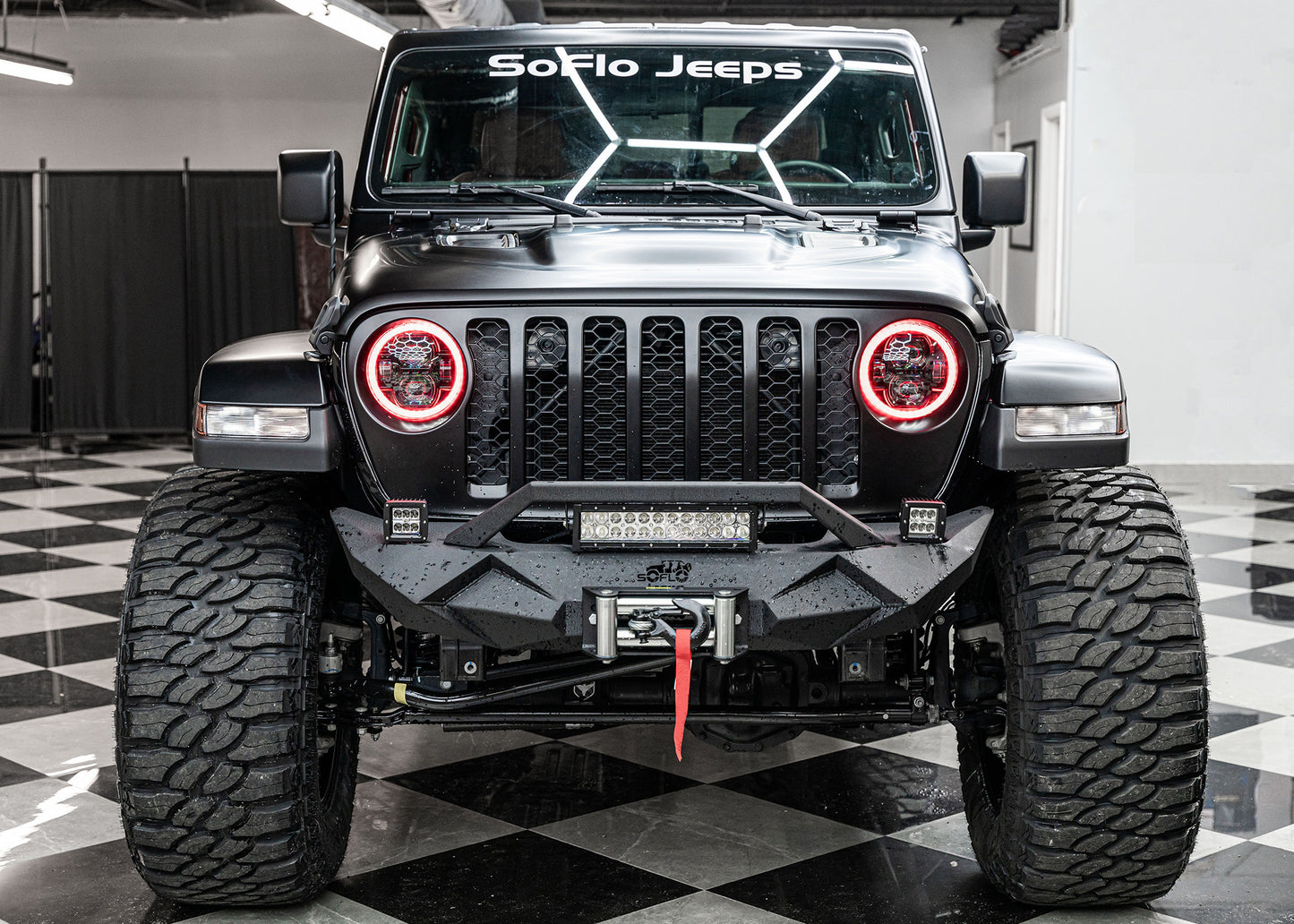 SoFlo Stubby Bumper with Lightbar and Cubes